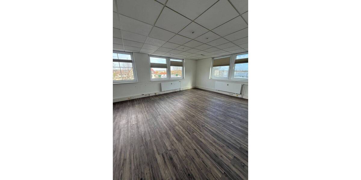 Gewerbeobjekt Göttingen Weststadt - 3 Zimmer, 122 m&sup2;, 1.000&euro; | Angebot:25996547