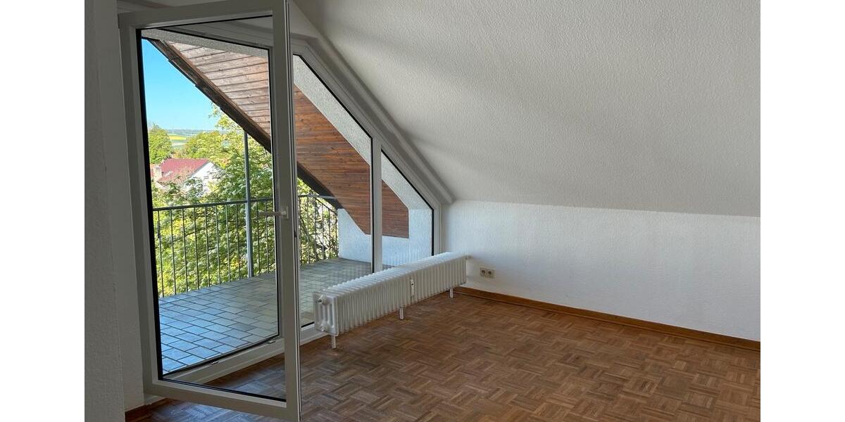 Dachgeschoßwohnung Göttingen - 3 Zimmer, 72 m&sup2;, 780&euro; | Angebot:26394120