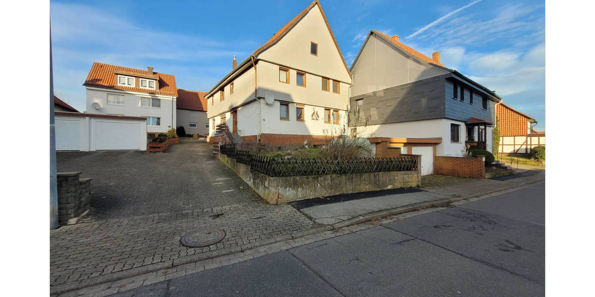 Mehrfamilienhaus, Wohnhaus Krebeck - 6 Zimmer, 176 m&sup2;, 39.000&euro; | Angebot:25696050