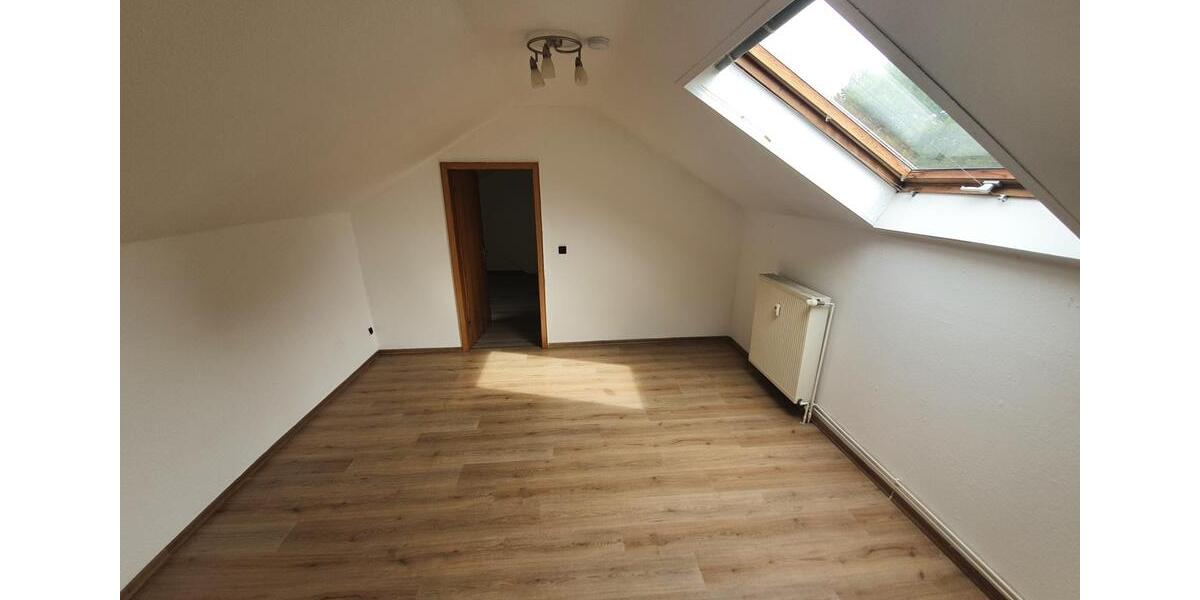Dachgeschoßwohnung Dransfeld - 2.5 Zimmer, 60 m&sup2;, 450&euro; | Angebot:24854485