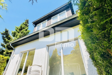 Charmantes Wohnglück - Ihr neues Zuhause mit Carport Terrasse und großem Gartenbereich - Haus Rosdorf | Angebot:26770582