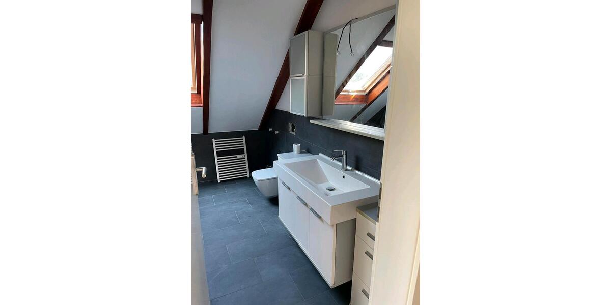 Wunderschöne ruhige 2-Z.-Whg. (65qm) mit Einbauküche u. Sofaecke 1 zimmer