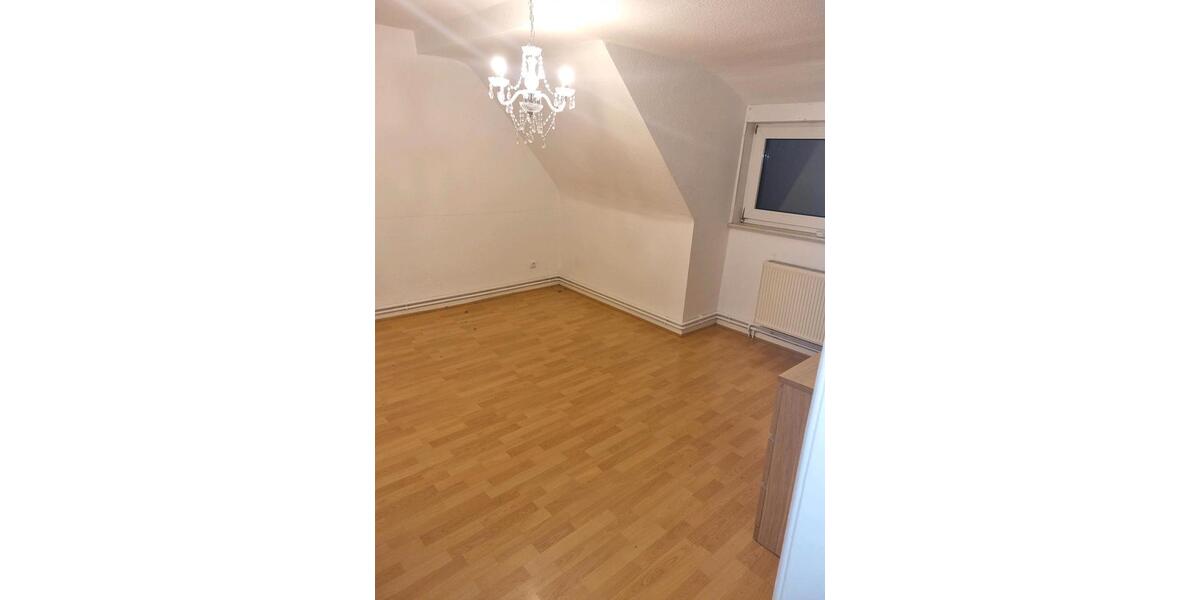 Etagenwohnung Dransfeld - 9 Zimmer, 146 m&sup2;, 1.050&euro; | Angebot:26183814