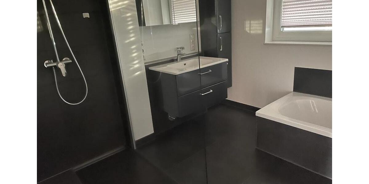 Dachgeschoßwohnung Bovenden - 3 Zimmer, 81 m&sup2;, 970&euro; | Angebot:26403845