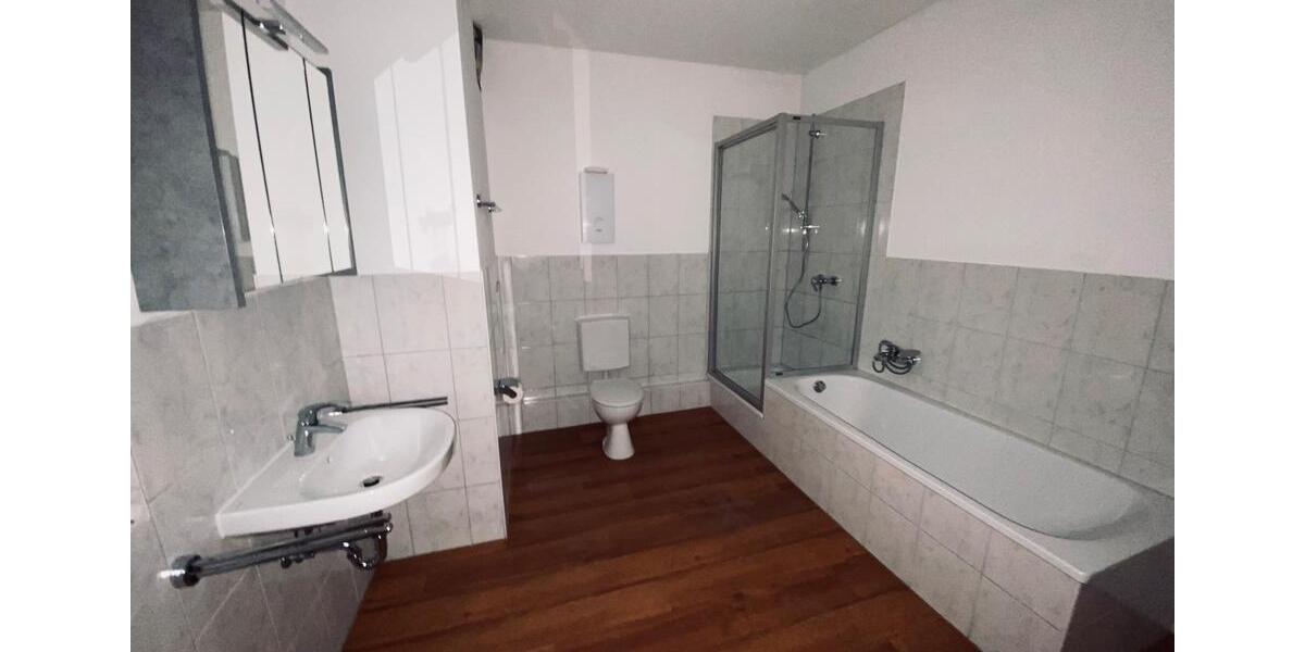 Etagenwohnung Northeim - 5 Zimmer, 170 m&sup2;, 1.020&euro; | Angebot:26423609