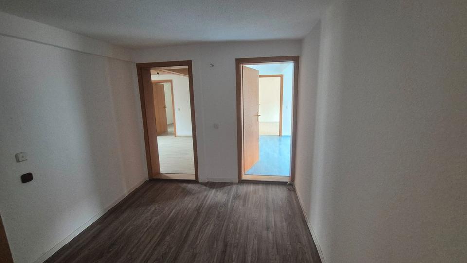 Etagenwohnung Witzenhausen - 4 Zimmer, 98 m&sup2;, 700&euro; | Angebot:26577818