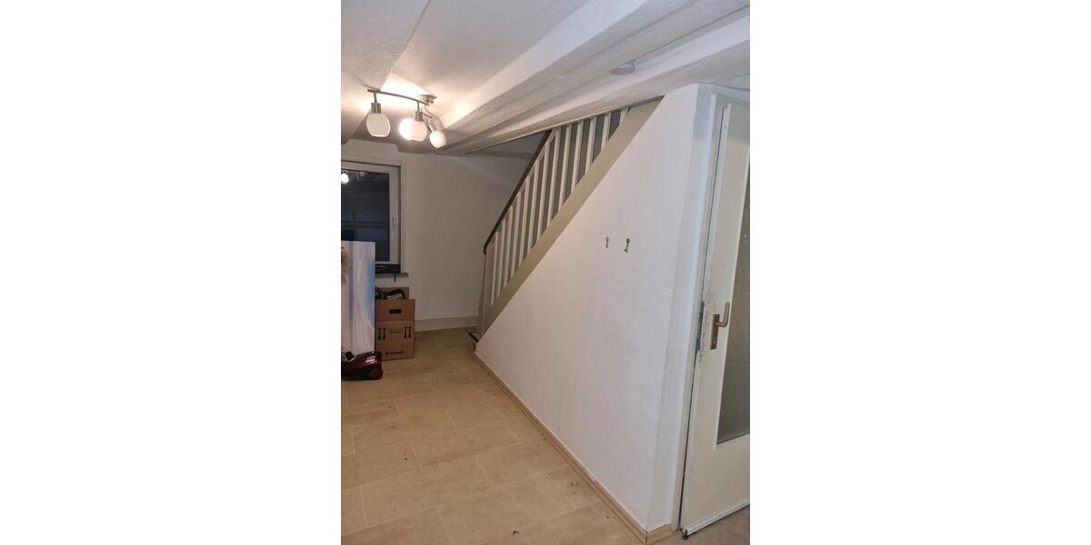 Etagenwohnung Dransfeld - 9 Zimmer, 146 m&sup2;, 1.050&euro; | Angebot:26183814