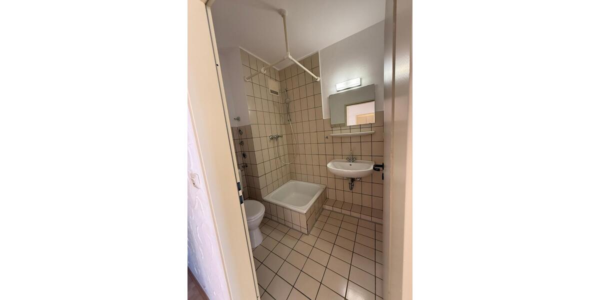 2-Zimmer-Wohnung direkt am Campus – Annastraße 5, 42 m² – 580 € K 2 zimmer