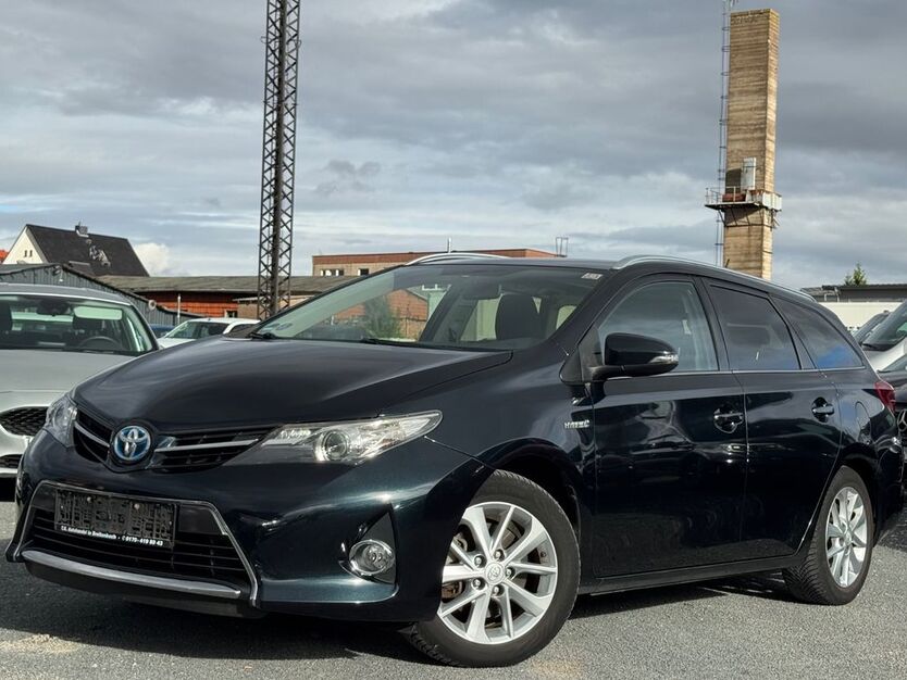Toyota Auris 174.357 km 9.999 € Breitenbach 37327