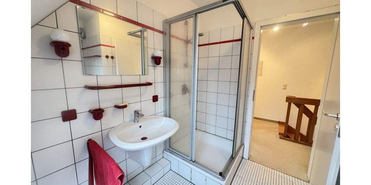 Sonniges und großzügiges Architektenhaus mit eingewachsenem Garten in Göttingen-Geismar 6 zimmer