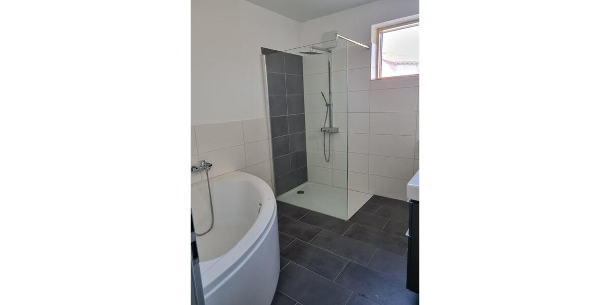 Etagenwohnung Gleichen - 2 Zimmer, 95 m&sup2;, 1.045&euro; | Angebot:25646544