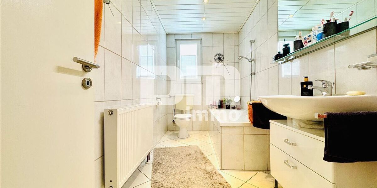 Umfangreich saniertes Ein- bis Zweifamilienhaus in idyllischer Ortsrandlage - Einfamilienhaus Bodenfelde | Angebot:27230379