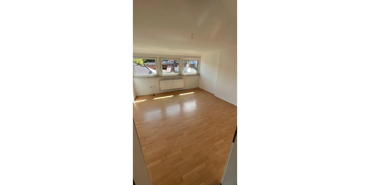 Dachgeschoßwohnung Rosdorf - 4 Zimmer, 83 m&sup2;, 750&euro; | Angebot:26350800