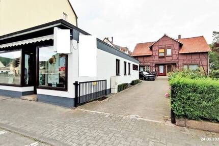 TOP - 2-Familienanwesen + Laden, Hof, Carport und Garten zimmer