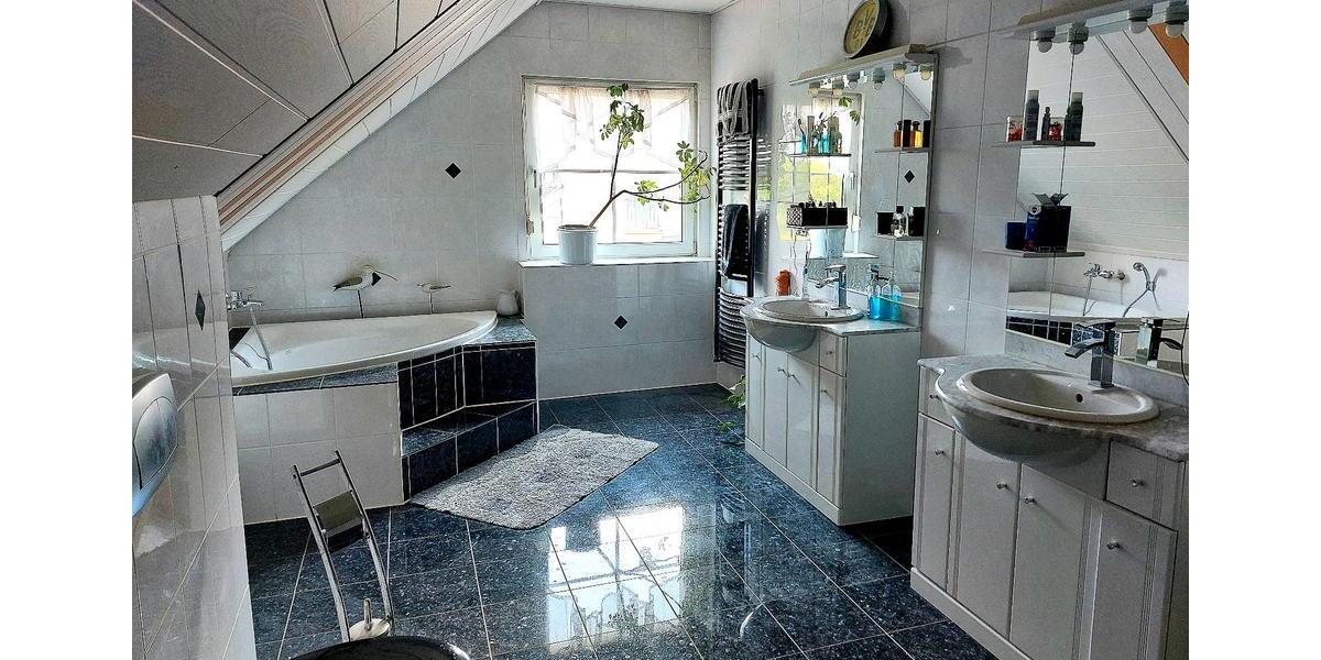 Einfamilienhaus in Niedernjesa mit Einliegerwohnung 7 zimmer