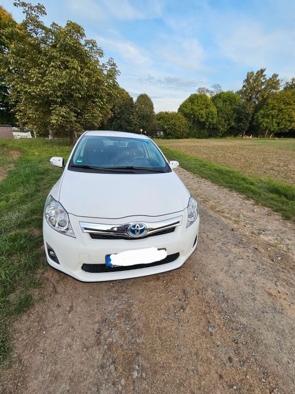 Toyota Auris 184.243 km 7.000 € Uslar 37170