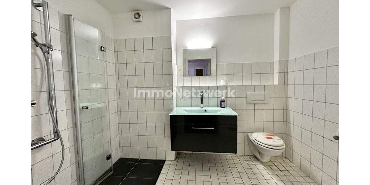 Großzügige, helle Wohnung mit durchdachtem Grundriss in ruhiger Lage mit Südwestbalkon, großes Bad 2 zimmer