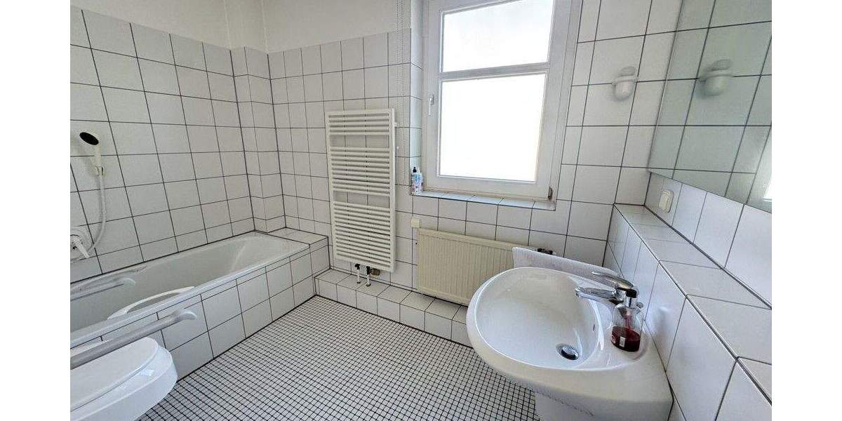 Sonniges und großzügiges Architektenhaus mit eingewachsenem Garten in Göttingen-Geismar 6 zimmer