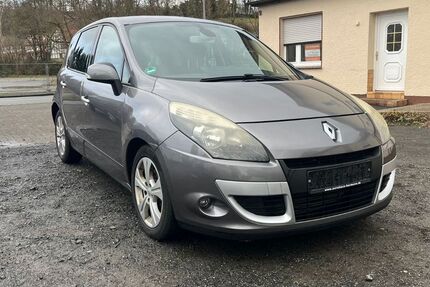 Renault Scenic 167.000 km 3.300 € Göttingen 37081