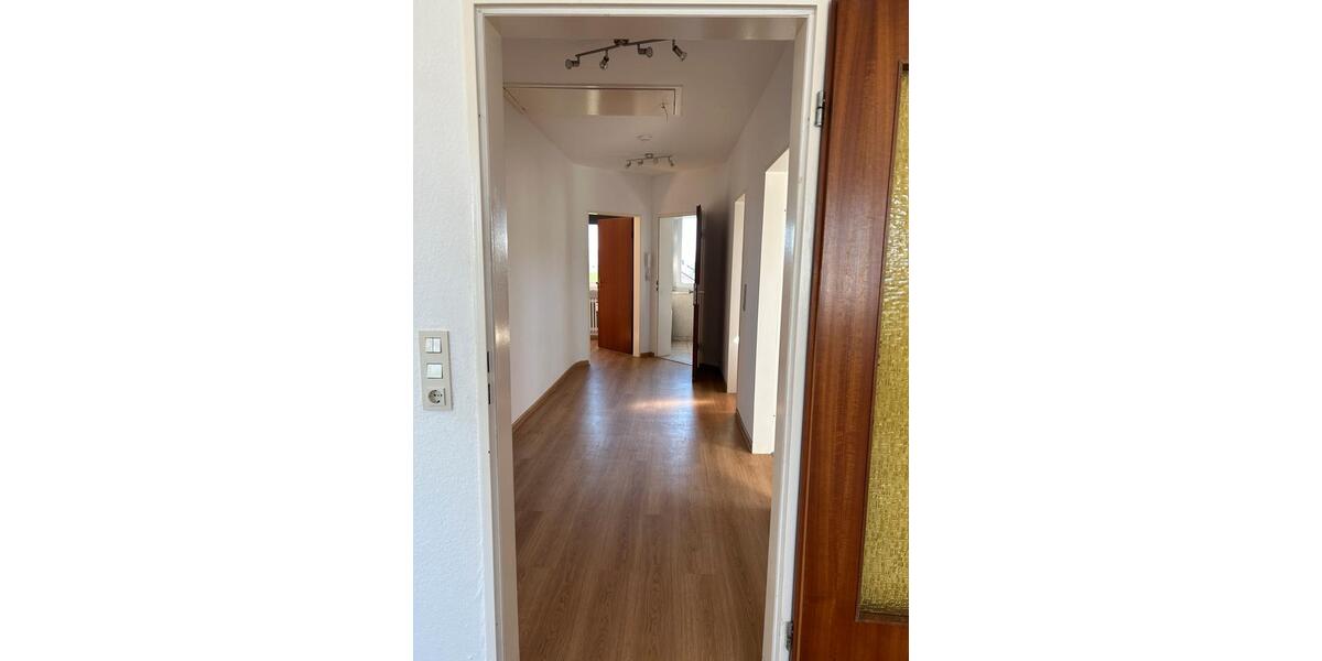 Dachgeschoßwohnung Göttingen - 3 Zimmer, 72 m&sup2;, 780&euro; | Angebot:26394120