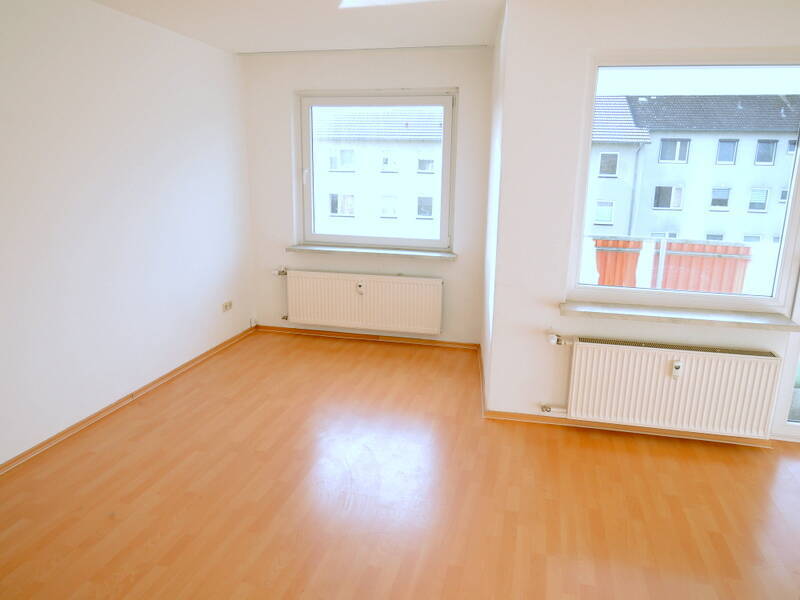Wohnung mit Ausblick, Helle Etagenwohnung mit Balkon am oberen Sultmer