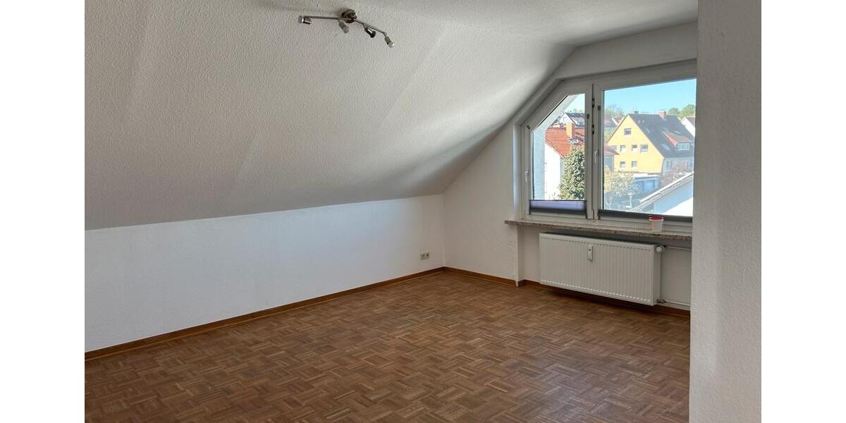 Dachgeschoßwohnung Göttingen - 3 Zimmer, 72 m&sup2;, 780&euro; | Angebot:26394120