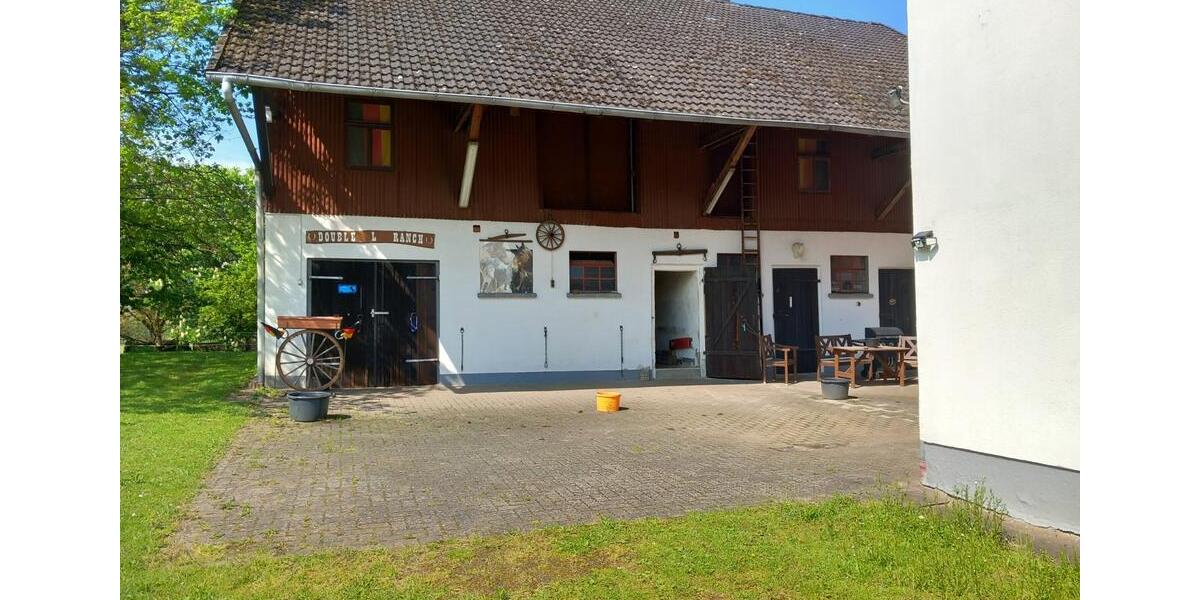 Charaktervoller Resthof in traumhafter Lage 7 zimmer