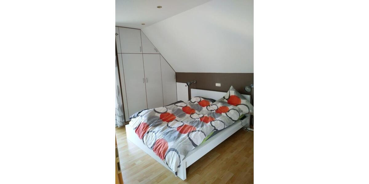 Dachgeschoßwohnung Uslar - 3 Zimmer, 105 m&sup2;, 850&euro; | Angebot:26354068