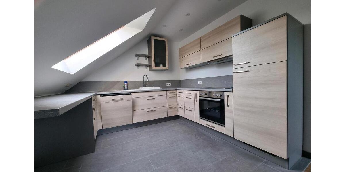 Wunderschöne ruhige 2-Z.-Whg. (65qm) mit Einbauküche u. Sofaecke 1 zimmer