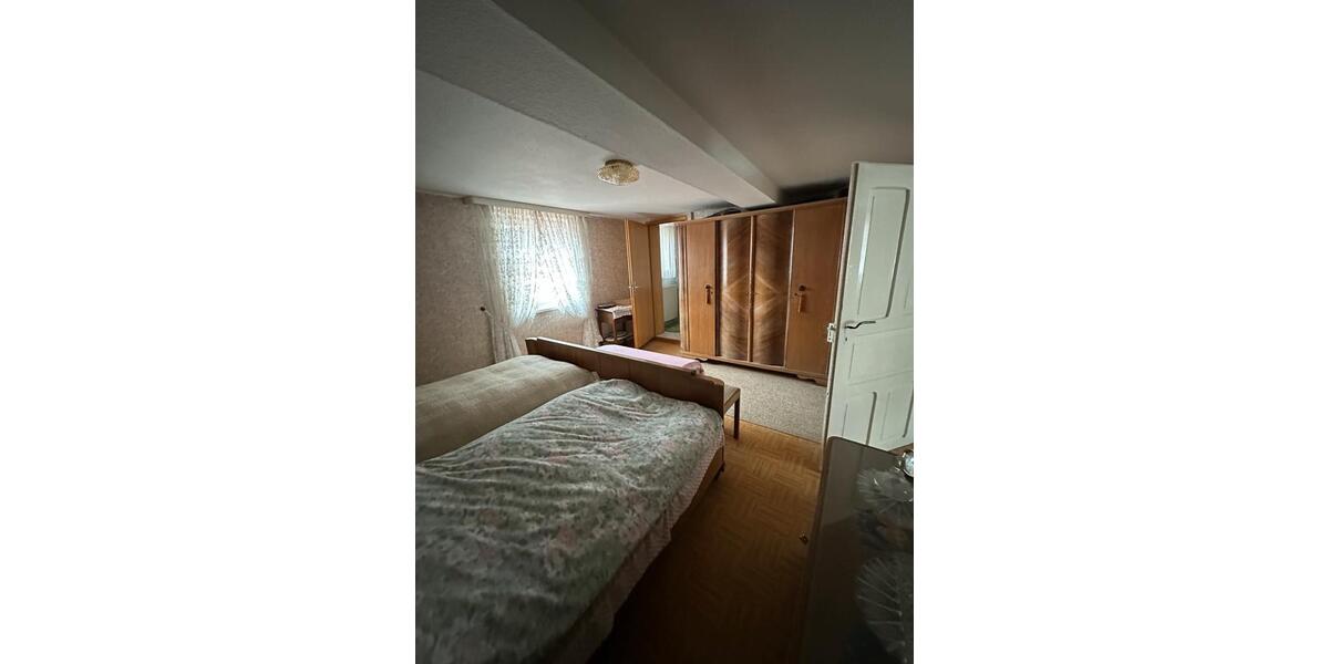 9 Zi. Haus zum mieten, 320m2, grosse Scheune 9 zimmer