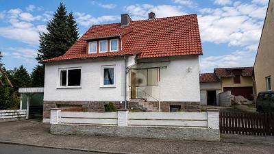 VIEL PLATZ FÜR IHRE IDEEN - MIT VIEL POTENZIAL - Einfamilienhaus Uslar | Angebot:27329283
