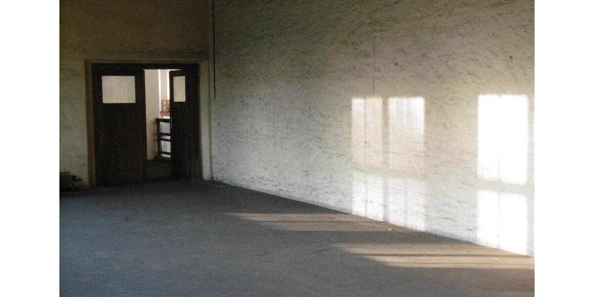 Lagerraum 92 qm, abschließbar mit Toreinfahrt zimmer