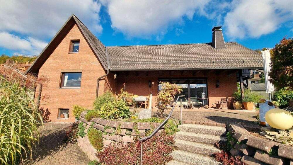 Einfamilienhaus Hann. Münden - 5 Zimmer, 147 m&sup2;, 300.000&euro; | Angebot:25738656