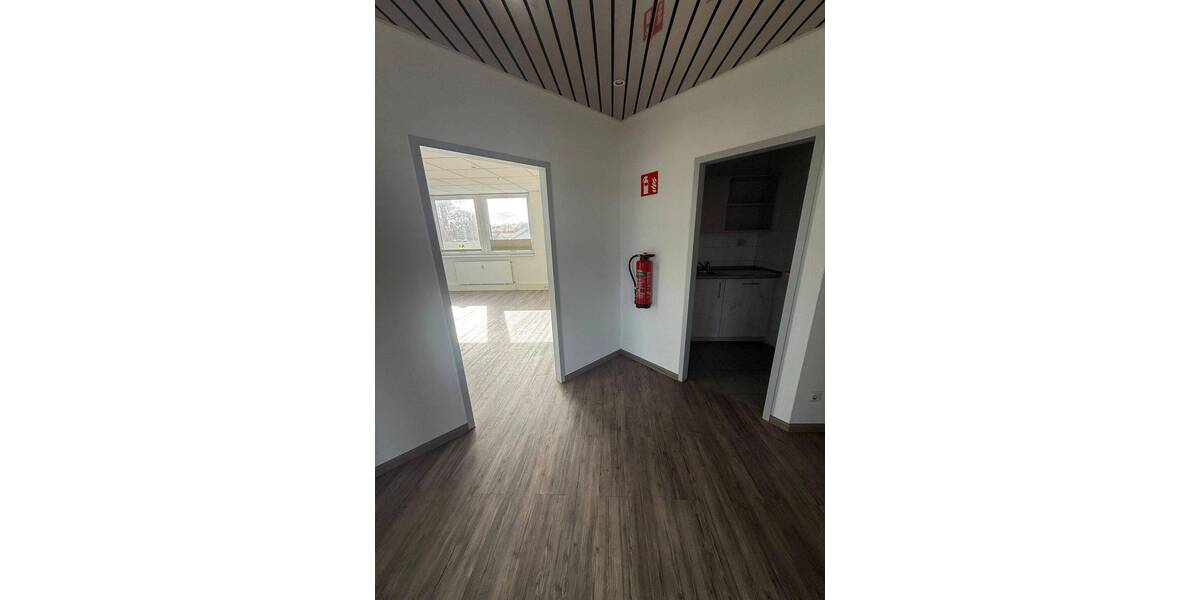 Gewerbeobjekt Göttingen Weststadt - 3 Zimmer, 122 m&sup2;, 1.000&euro; | Angebot:25996547