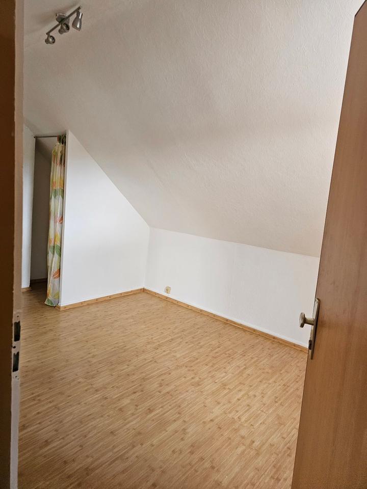 2-Zi. Whg. 47 qm DG in Nom Akazienstr ab 1.11.25 zu vermieten