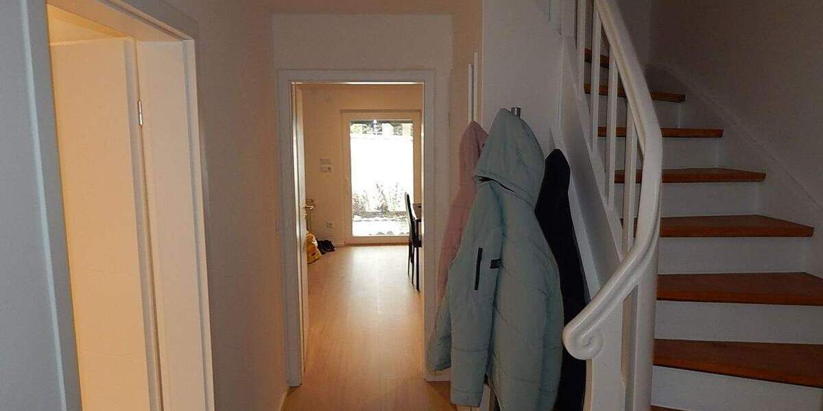 Reihenmittelhaus Göttingen Grone - 6 Zimmer, 112 m&sup2;, 1.600&euro; | Angebot:25684409