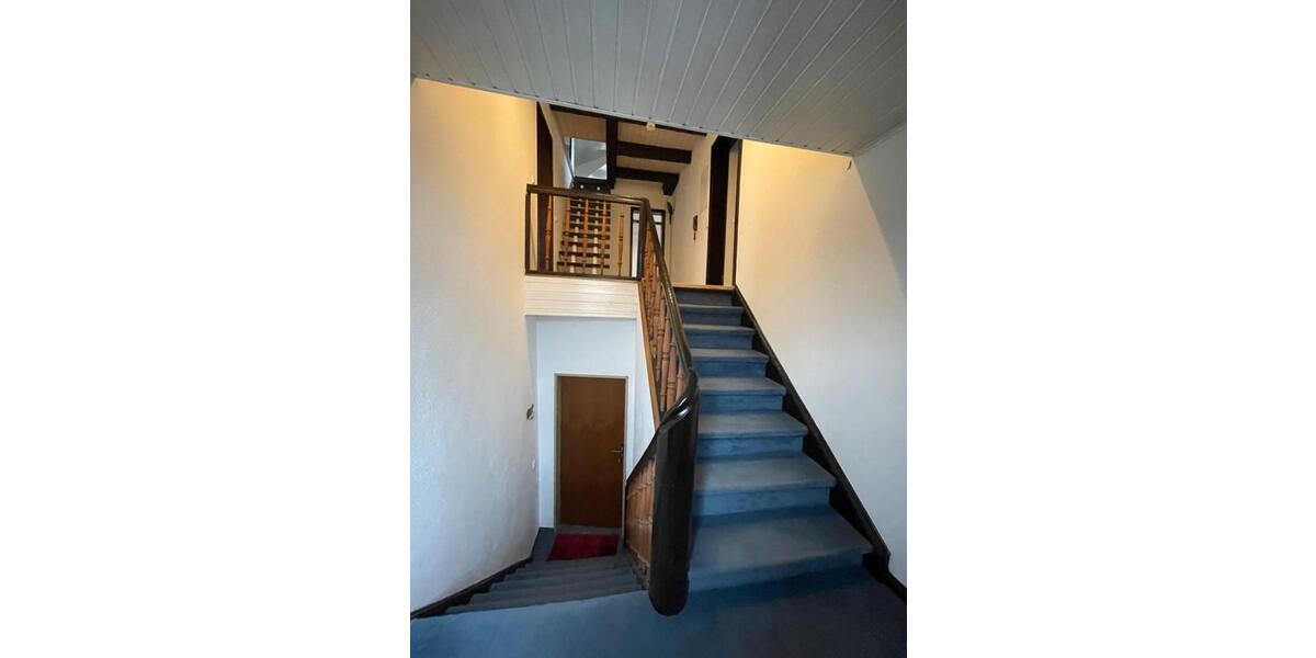 Dachgeschoßwohnung Göttingen Oststadt - 2.5 Zimmer, 105 m&sup2;, 1.200&euro; | Angebot:25455585