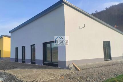 Schlüsselfertiger Seniorenbungalow! KEINE Energiekosten mehr! Großzügig und hell! 4 zimmer