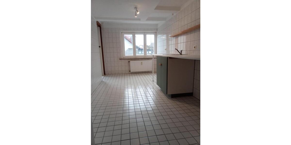 Etagenwohnung Uslar - 5 Zimmer, 125 m&sup2;, 550&euro; | Angebot:25637501