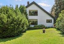 Haus zum Kaufen in Staufenberg 299.000 € 210 m²