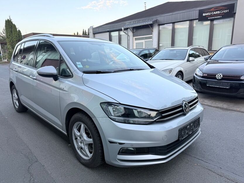 VW Touran 196.547 km 11.900 € Northeim 37154