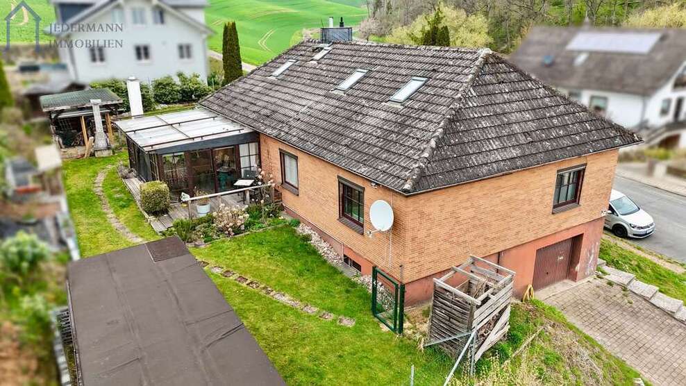 Haus zum Kaufen in Einbeck 310.000 € 240 m²