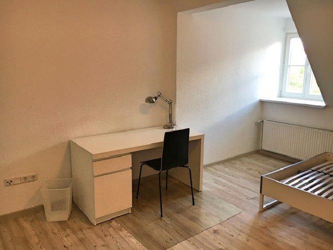 Dachgeschoßwohnung Northeim - 3 Zimmer, 80 m&sup2;, 600&euro; | Angebot:26381996