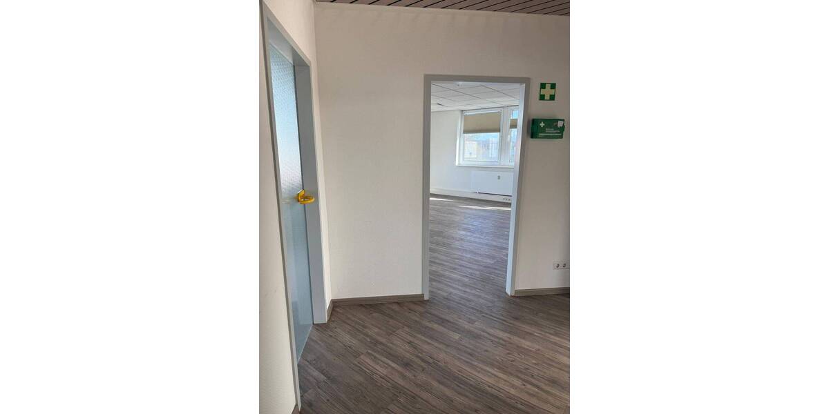 Gewerbeobjekt Göttingen Weststadt - 3 Zimmer, 122 m&sup2;, 1.000&euro; | Angebot:25996547