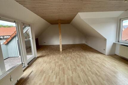 Helle Maisonette-Wohnung in Elliehausen mit Balkon und neuem Bad 3 zimmer