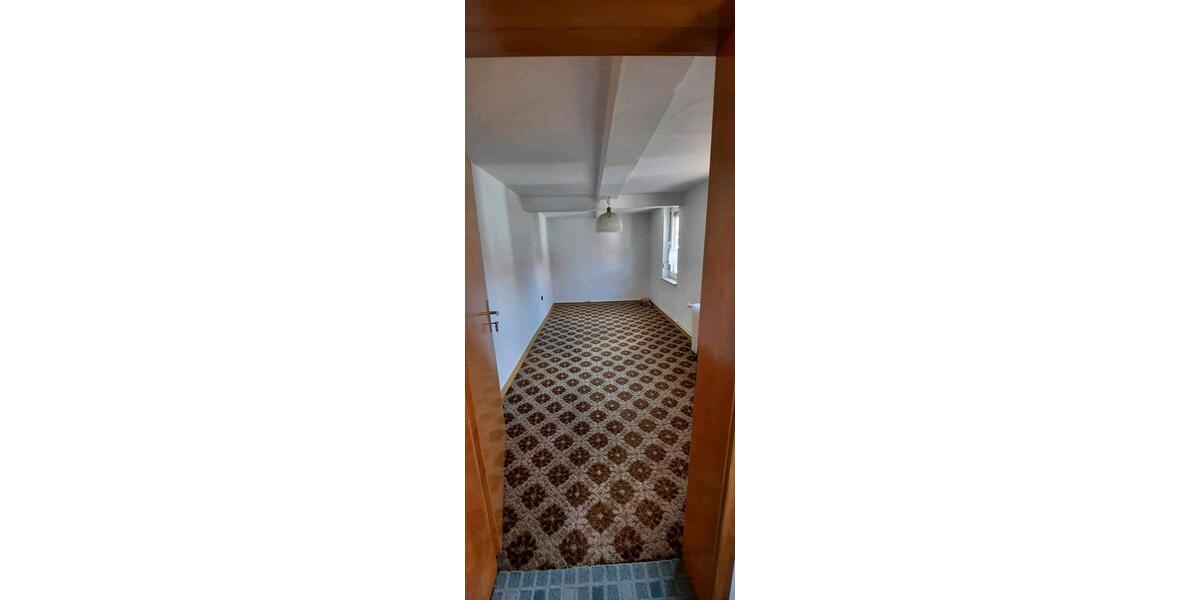 Bauernhaus, Landhaus Dransfeld - 8 Zimmer, 220 m&sup2;, 250.000&euro; | Angebot:27084190