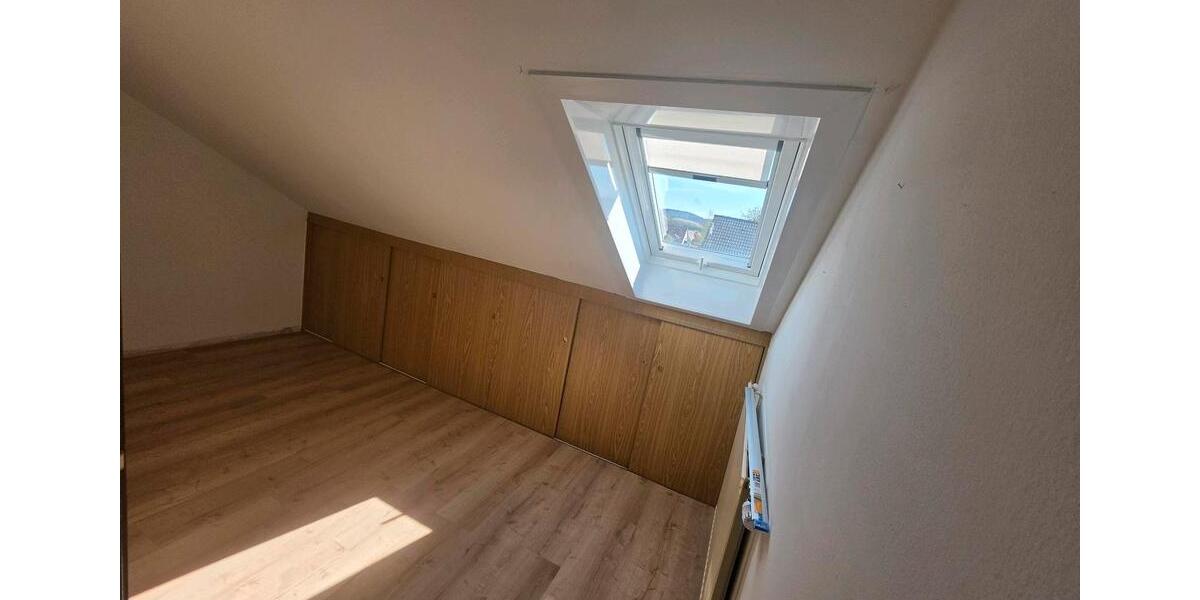 Dachgeschoßwohnung Dransfeld - 3 Zimmer, 94 m&sup2;, 800&euro; | Angebot:26272820