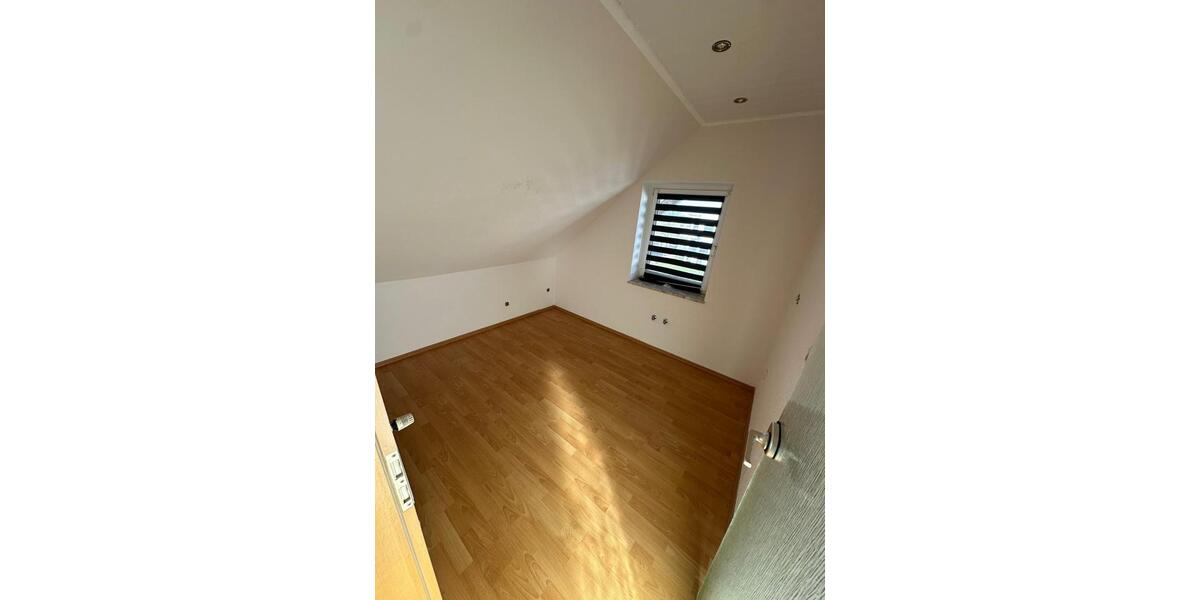 Dachgeschoßwohnung Nörten-Hardenberg Hardenberg - 3.5 Zimmer, 105 m&sup2;, 850&euro; | Angebot:25754001