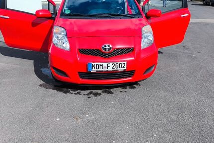 Toyota Yaris 155.000 km 3.600 &euro; Uslar 37170