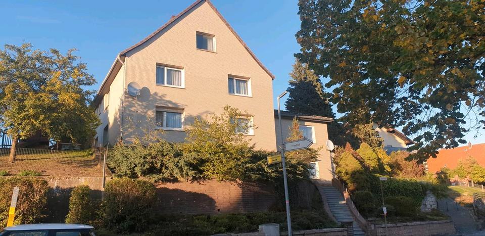 Zweifamilienhaus 300 m² auf dem 2.000 m² Grundstück